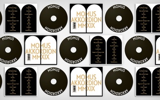 Momus: Akkordion (© Hagen Verleger, 2019)